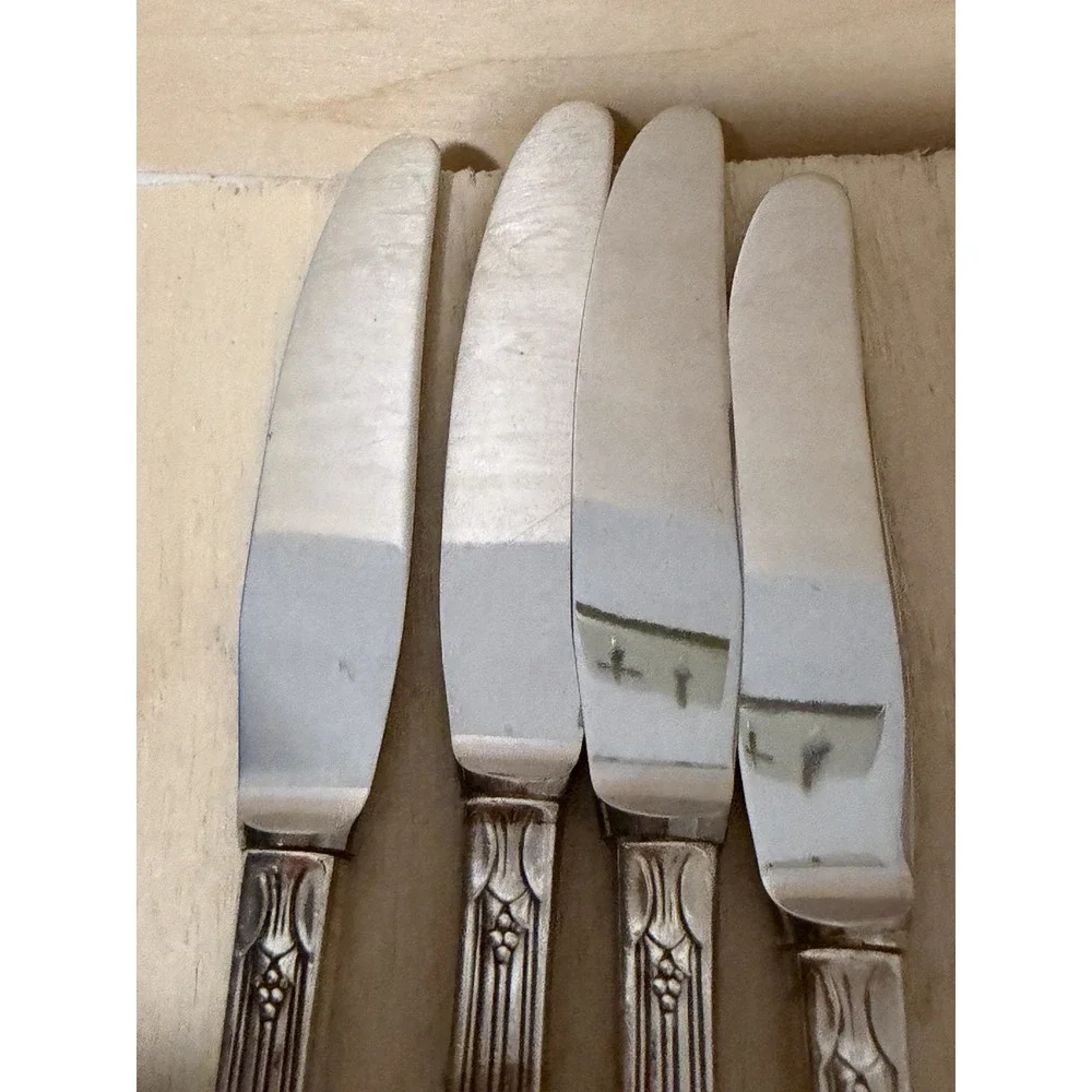 vintage Knifes 4 silverplated flatware handles